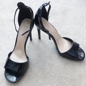 FOREVER 21 black patent classic thick single strap heels